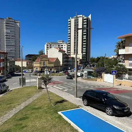 Family & Pet Friendly & Fast Wi-fi Apartment